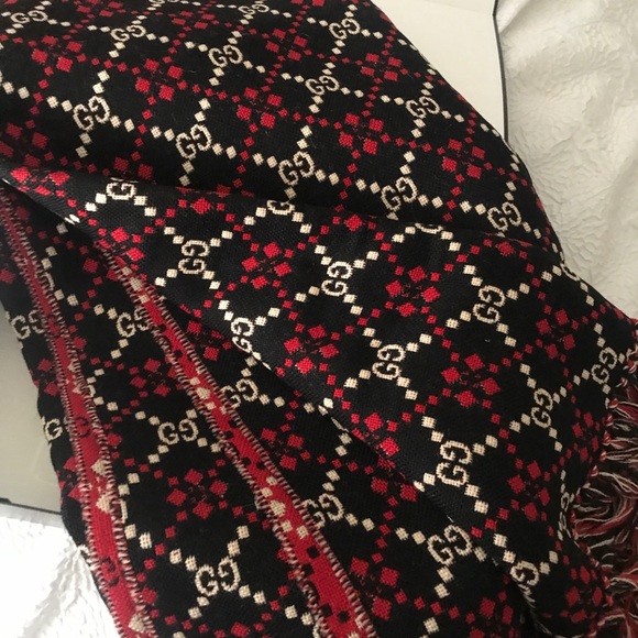 GUCCI throw blanket - Picture 5 of 7